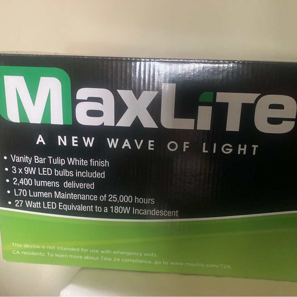 Maxlite a new wave of light Vanity Bar Tulip White Finish - Picture 3 of 5